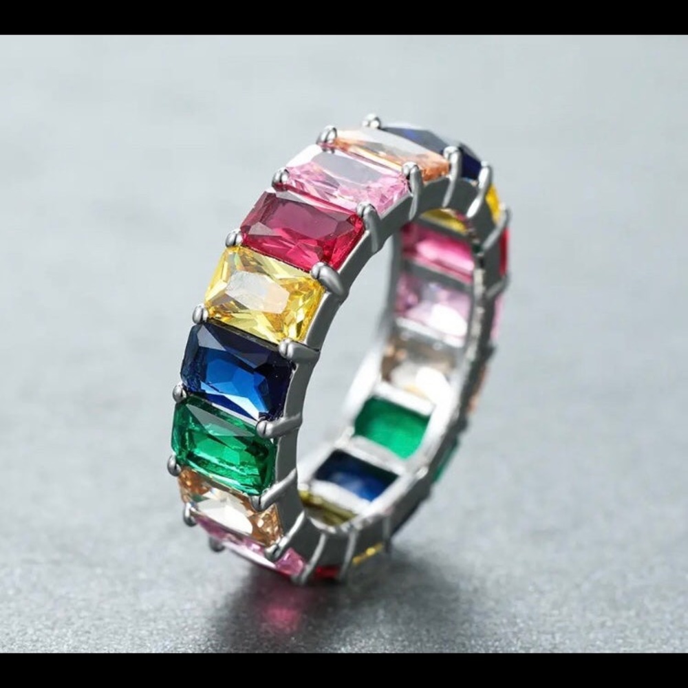 Gorgeous multicolor Swarovski elements ring size 8 on silver